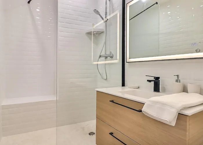 Apartment Le Magdalena - Confort 4* En Plein Ecusson Nimes